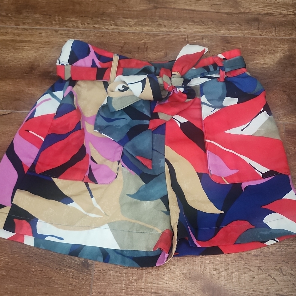 Colorful Leaf Print Shorts